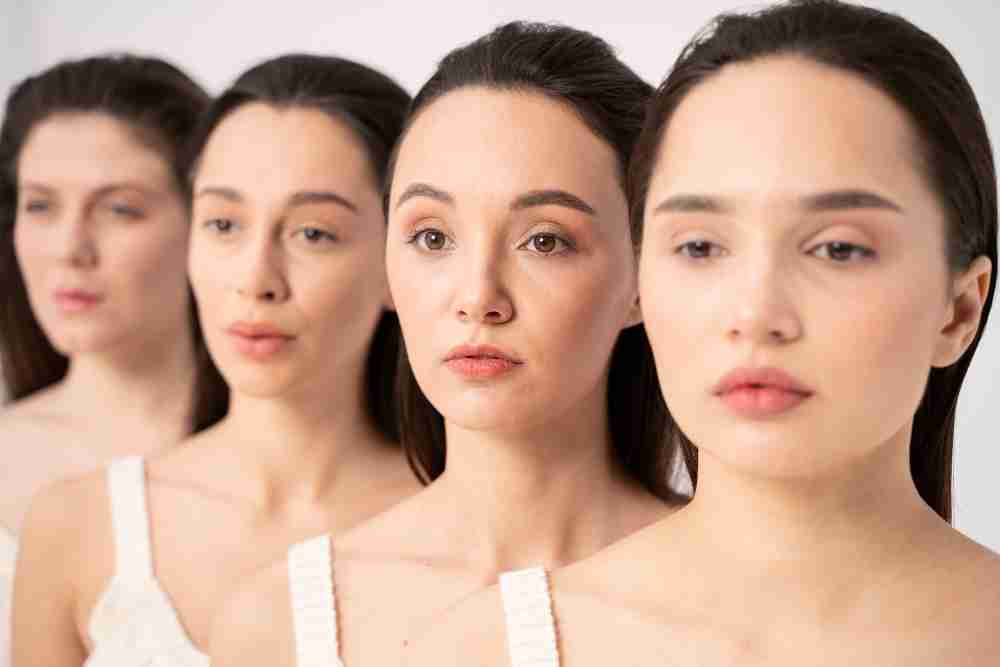faces close-up-women-faces-posing-minimalistic-portraits